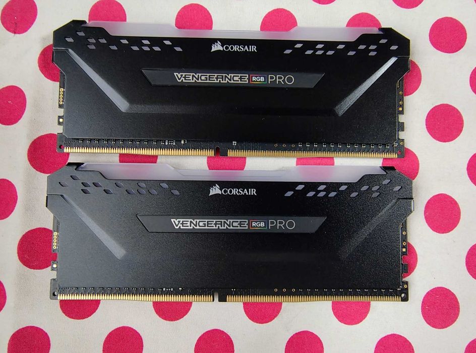 Memorie Ram Corsair VENGEANCE RGB Pro 16GB DDR4 3200MHz.
