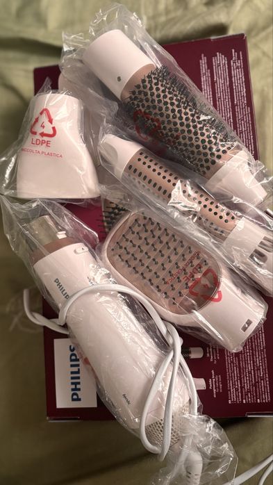 Philips сешоар 4 в 1 елекрическа четка за коса с въздух