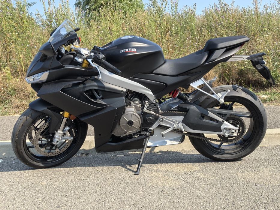 Motocicleta Aprilia rs 660