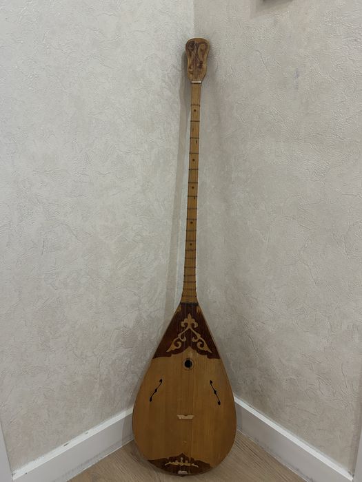 Хорошая домбыра.