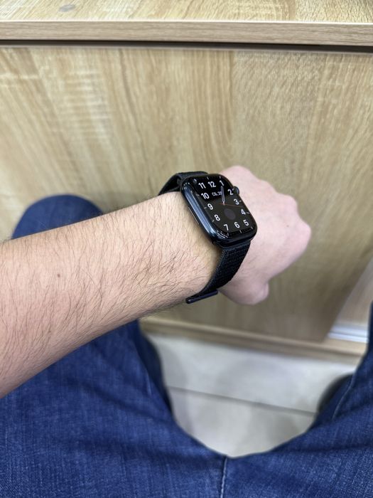 Apple watch 8/45 140$