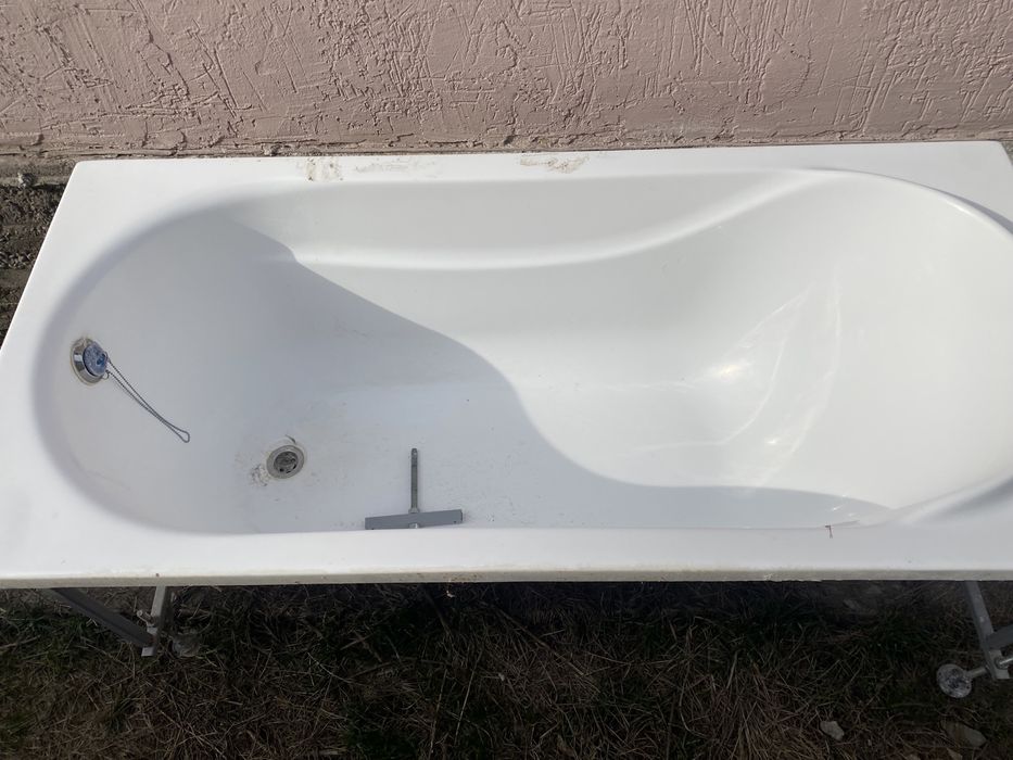Продам ванну акриловую