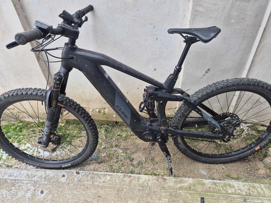 Електрически карбонов Cube stereo