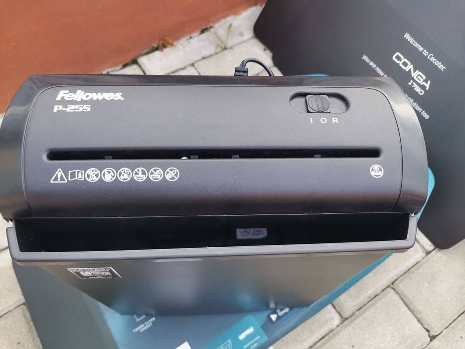 Distrugator de documente în dungi Powershred P-25s FELLOWES