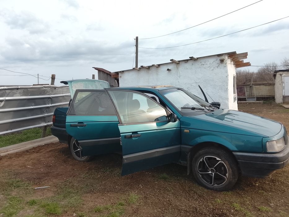 Пассат б3 седан.