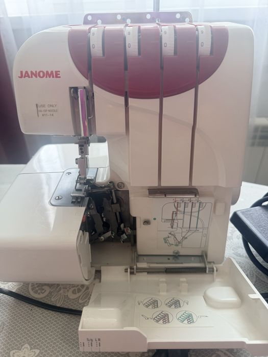 Продам Оверлок 9300 DX
