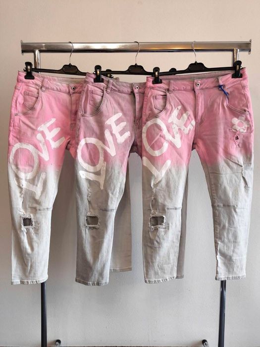 Дамски дънки по модел на Pause+ подарък пуловер