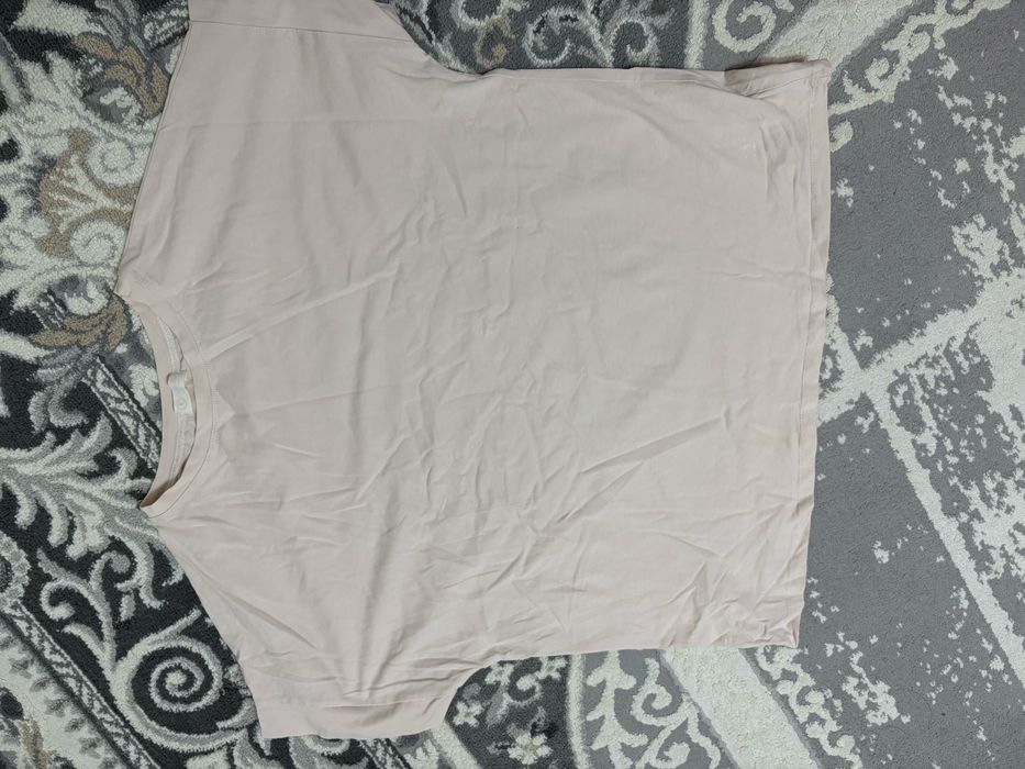 Бесплатно одежда.