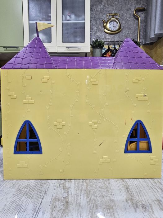 Продам домик Пепы с мебелью