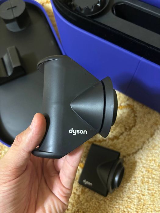 Кейс и насадки для фена Dyson