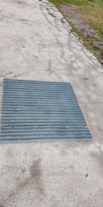 Vând gretare zincate sau trepte zincate