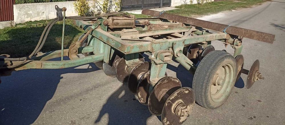 Semanatoare 21R, Prasitori 3S si 5S, Motor tractor U445