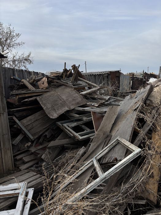 Доски и строительные материалы б/у