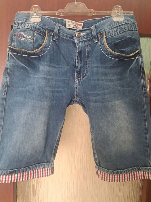 Pantaloni scurti de blugi Tommy Hilfiger impecabili