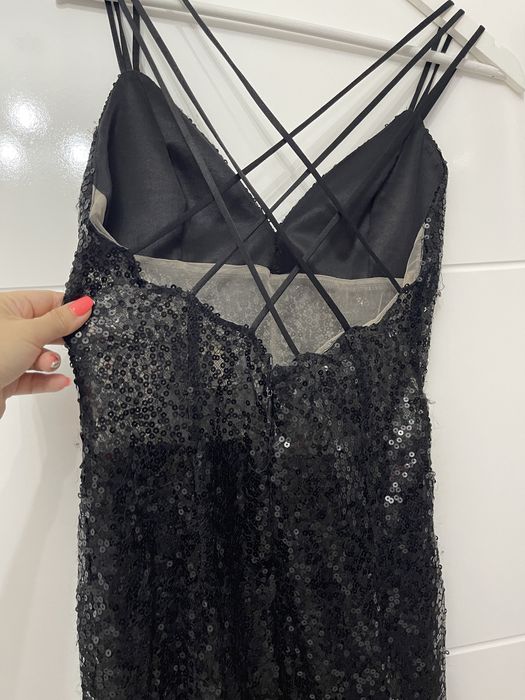 Черна рокля на паети, размер М