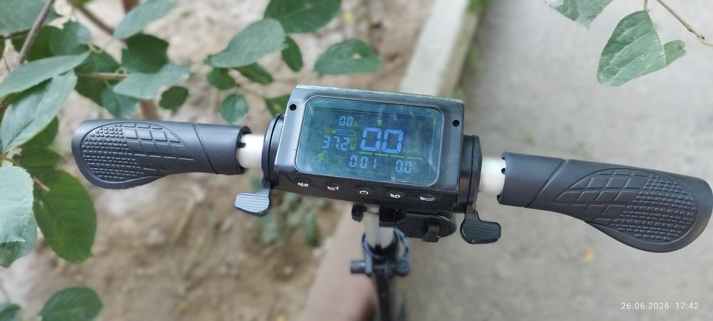Продаю электро самокат cugo s3