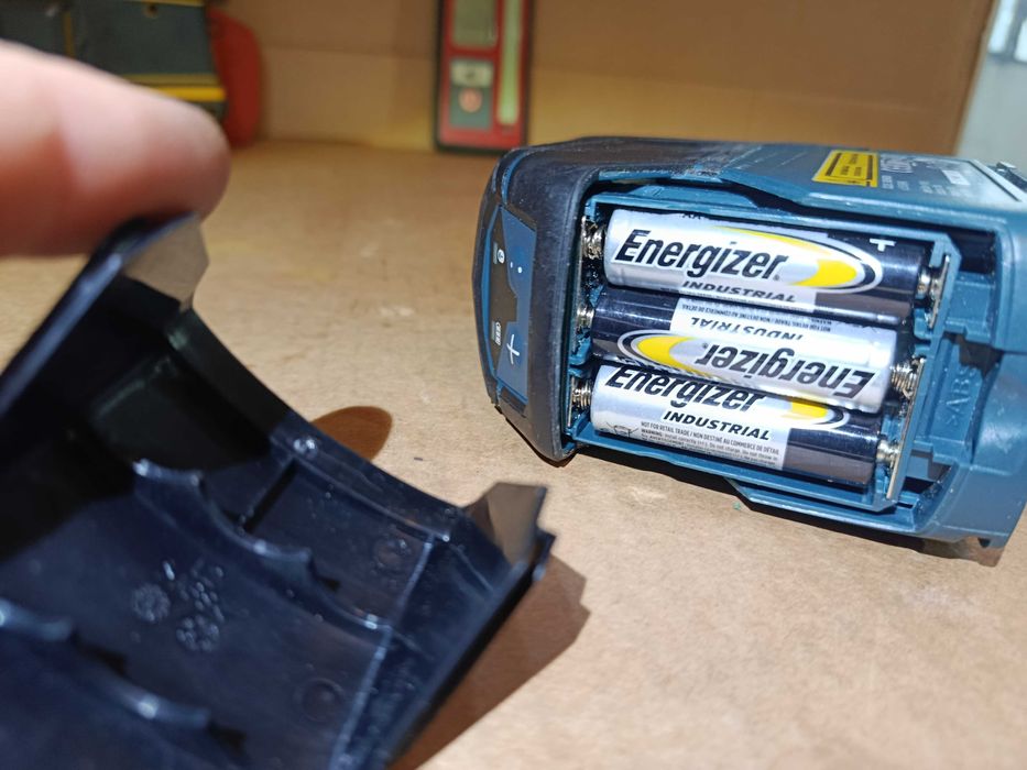 Nivela Laser Liniar ROSU Boloboc BOSCH GCL 2-15 Cumpana 3x1.5V AA