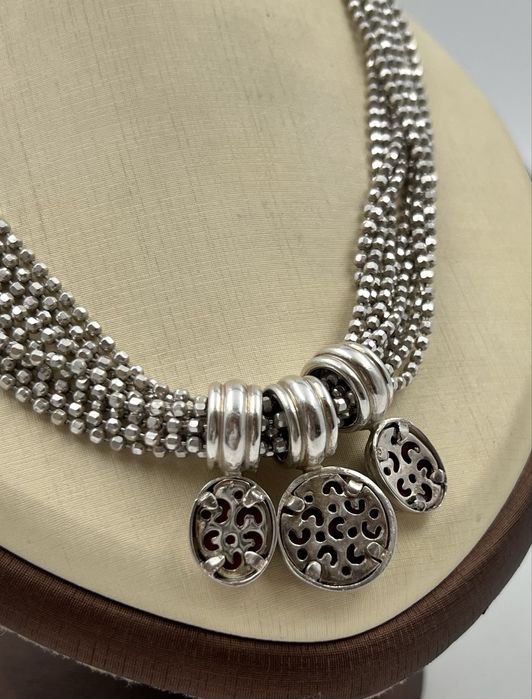 Сребърен ланец с висулки Камея