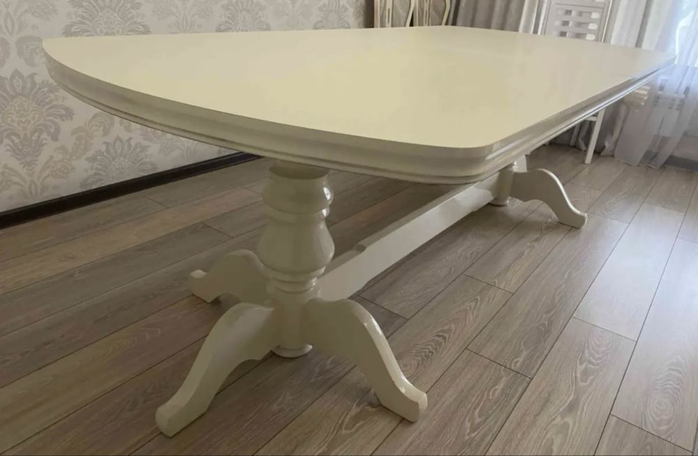 Продаю стол в хорошем состоянии