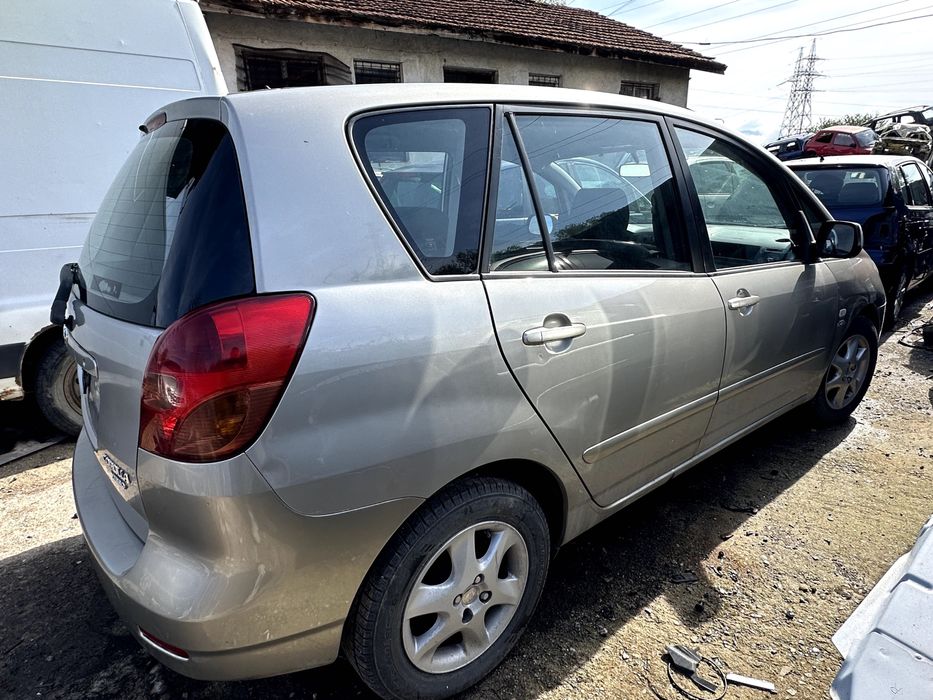 Toyota Corolla Verso  на части