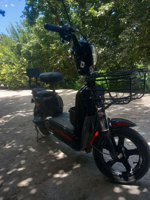 Skuter yangi  pul kerak tez sotiladi