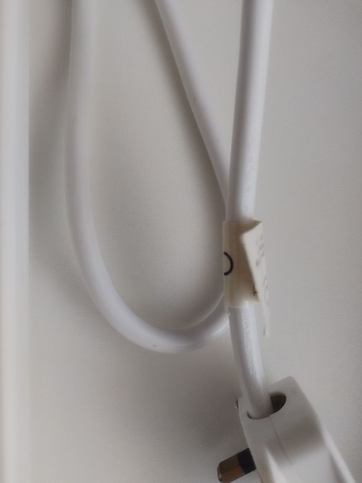 Удлин-итель для британских вило-к на 4 розет-ки.