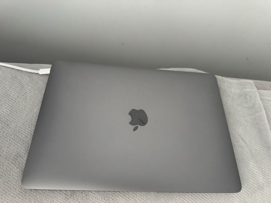 Macbook Air 2020 aproape nou