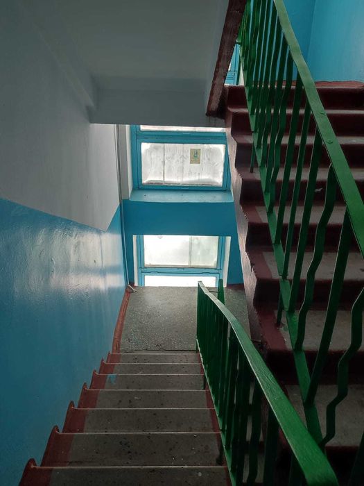 продается 4 комнатная квартира