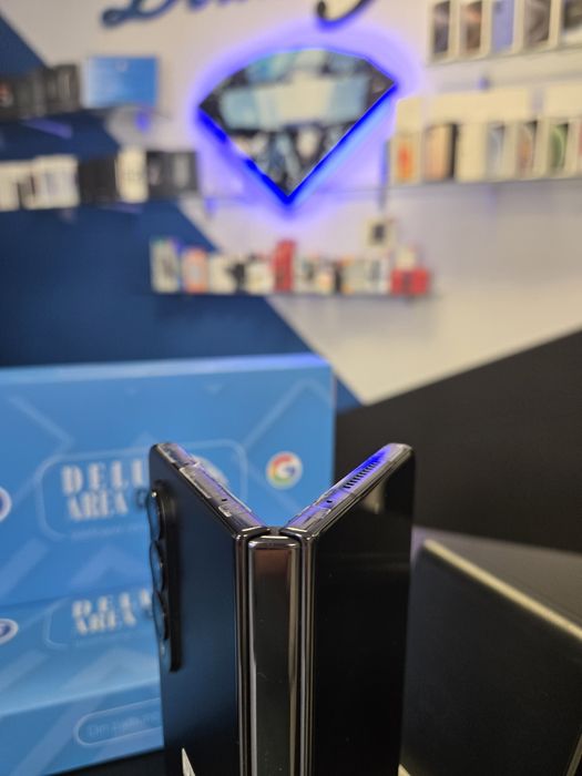Samsung Z Fold 4 / Black / DeluxGSM
