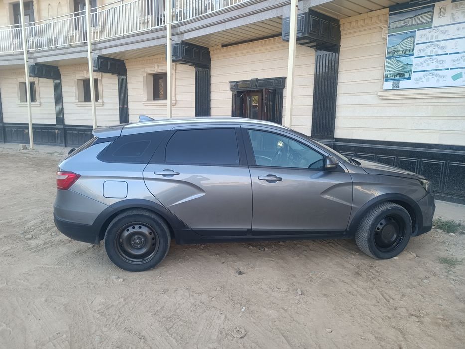 Лада Веста кросс