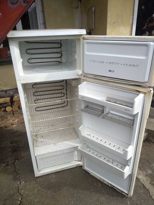 Хладилник AEG с камера