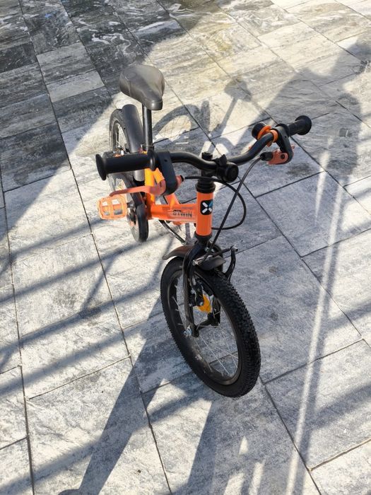 BICICLETĂ 16 INCH 4-6 ANI 500 ROBOT B'TWIN
2015

Gata de pedalat? Am c