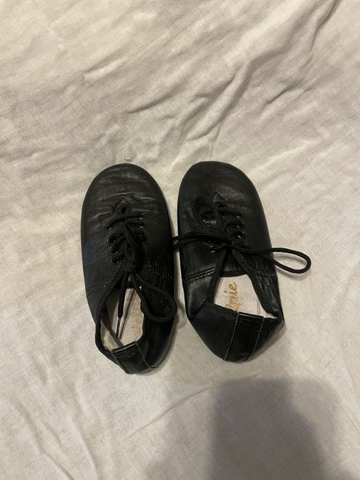 Детски меки обувки за танци, два чифта, черни, 27 и 28 размер.