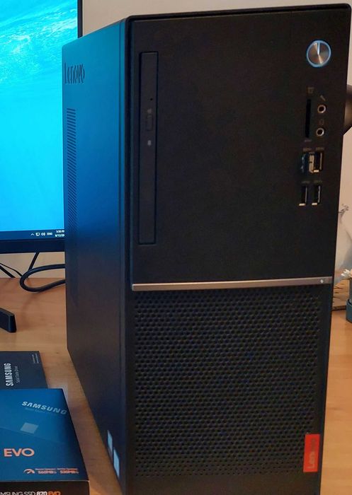Sistem Desktop Lenovo, nou, cu windows 11 Pro preinstalat, monitor LCD 22" Philips