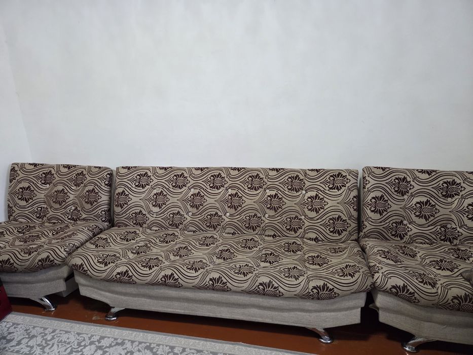 Продам диван тройку