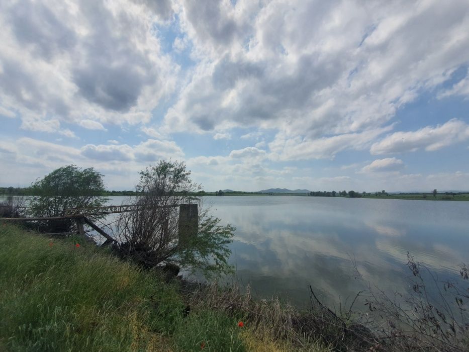 Продавам частен язовир 330 дка до гр.Съединение обл.Пловдив