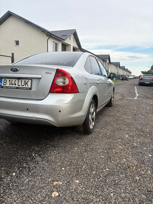 FORD Focus 2011 — imagine 10