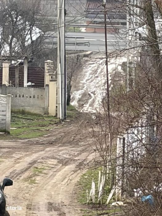 Teren de 9000mp, la intrarea in Filiasi ,la 300m de str. Racoteanu