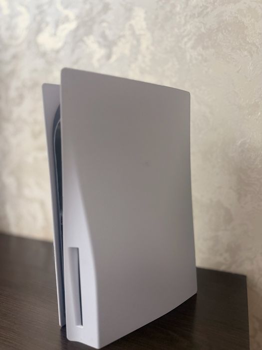 PS5 825GB + 8 игр на дисках | Отличное состояние