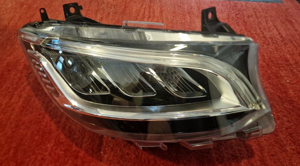 Far Mercedes Sprinter full led High Performance w907 dreapta ca nou