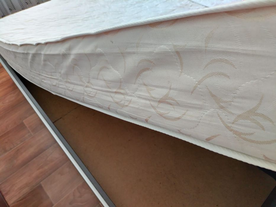 Продам матрац 180х200