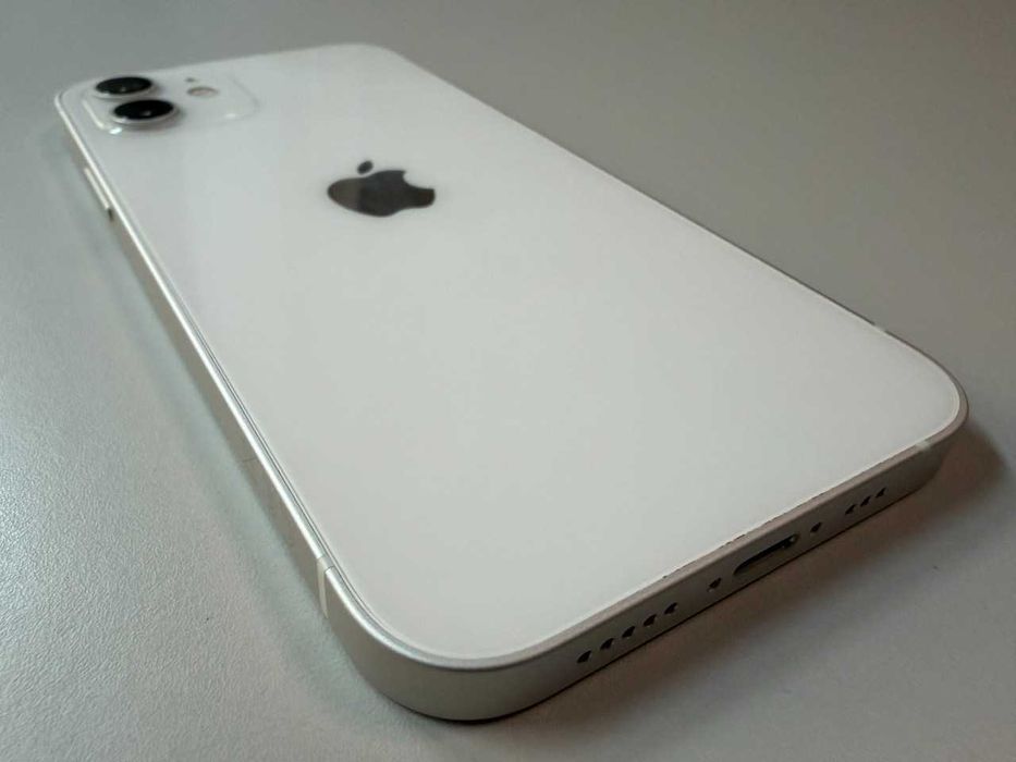  Apple / iPhone 12 64 Gb / White / 100% Acumulatorul