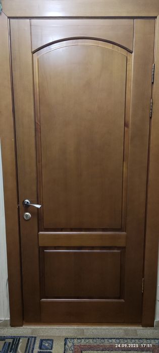Дверь деревянная