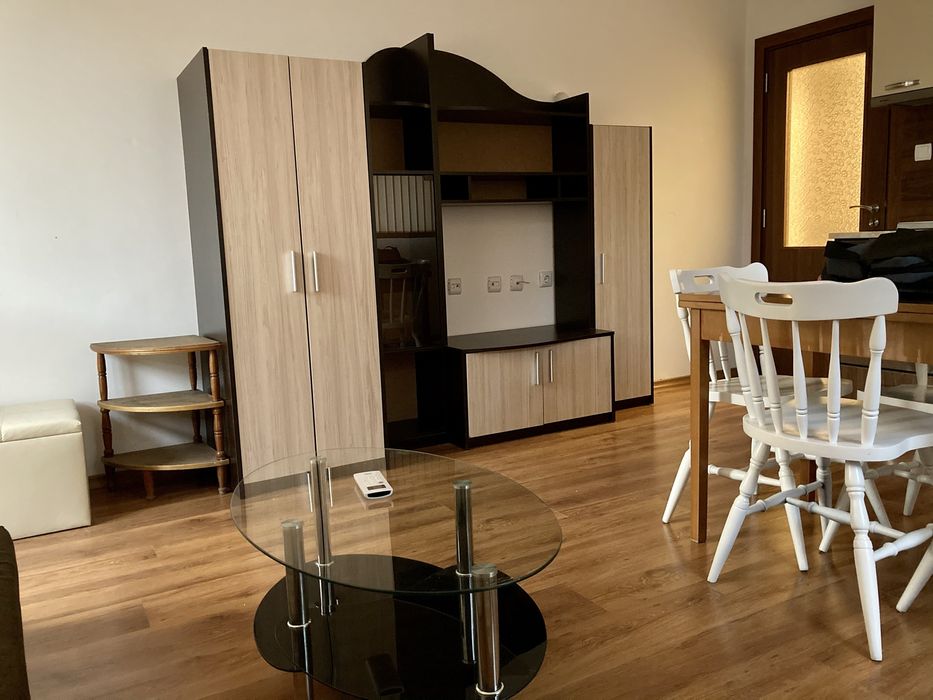 Дава се под наем Двустаен апартамент в Плевен, Идеален център - 67 кв.м за 331.5 € - Снимка #1