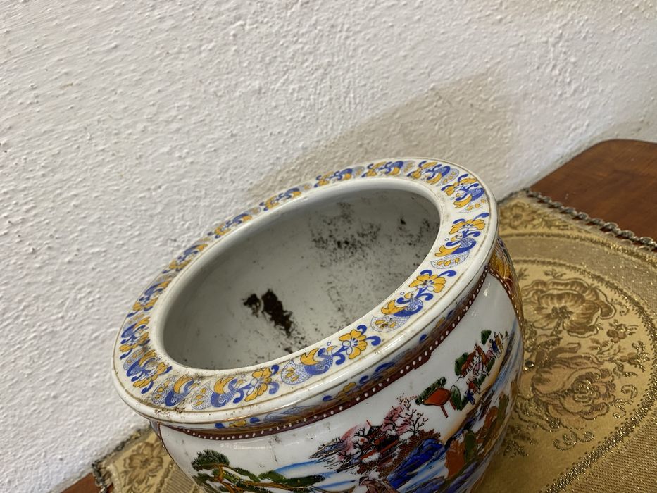 Китайска порцеланова кашпа с маркировка