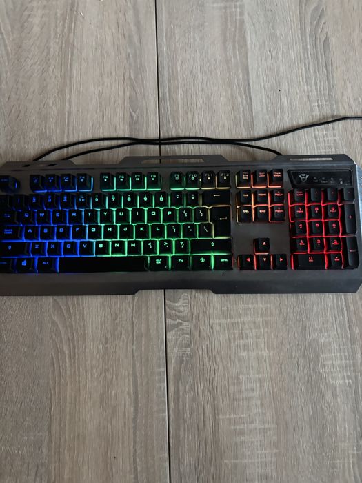 Геймърска клавиатура gxt
