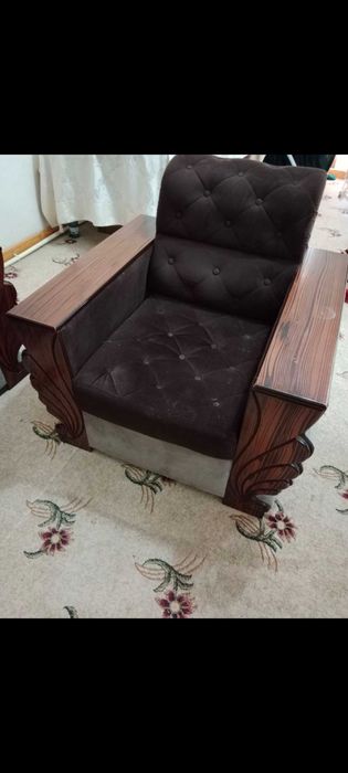 Продается угалок в отличном состояния