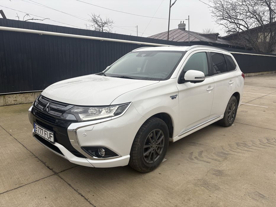 Vand Mitsubishi Outlander Benzina/Hybrid Plug In