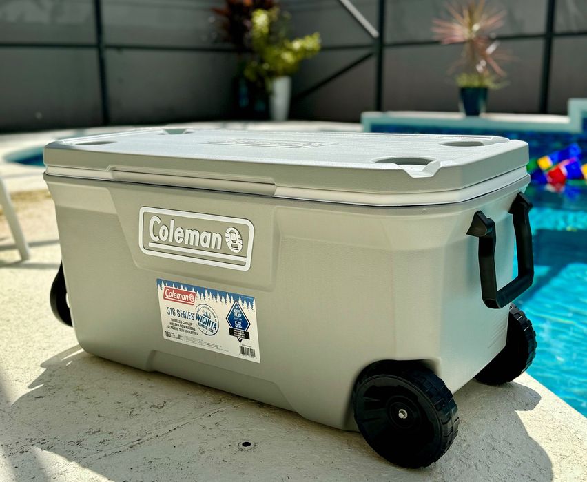 7Vand lazi frigorifice Coleman