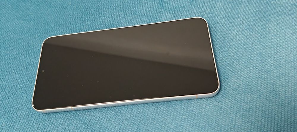 Samsung Galaxy S22 / 128 GB / 8 Gb ram. Culoare ROZ. Cumpărat de nou.